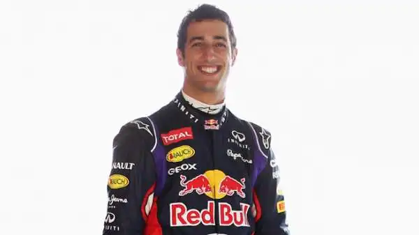 Ricciardo 8,5. Forse il migliore del lotto. Con un motore che sui rettilinei brianzoli non lo aiuta, si inventa una rimonta pazzesca, sverniciando concorrenti che pilotano autentici siluri.