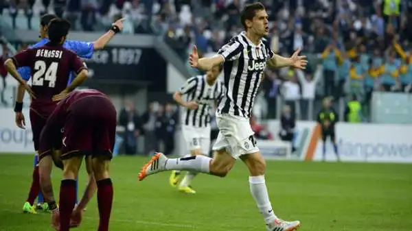 Juventus-Livorno 2-0. Llorente 7.5. Il gol che sblocca il risultato è una perla, il secondo che chiude i conti un gentile regalo di Bardi.