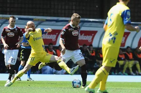 Grazie a un autogol di Sardo il Torino supera il Chievo e continua a difendere l'ultimo posto disponibile per l'Europa League.