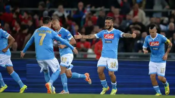 Insigne 8. E' lui, napoletano doc, a regalare la quinta Coppa Italia alla squadra di Benitez. Gol alla Del Piero e raddoppio da bomber consumato per ipotecare la vittoria.