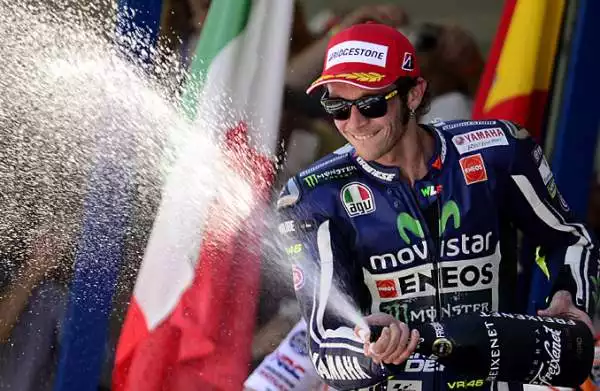 Marquez le vince tutte, molto bene Valentino Rossi che si piazza secondo.A Jerez de la Frontera dominio assoluto del campione del mondo. Il Mondiale è già indirizzato.