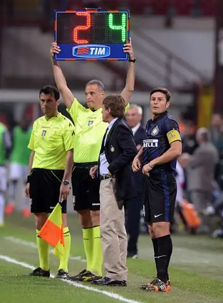 L'Inter ipoteca l'Europa League nel giorno dell'addio a San Siro di Zanetti, i nerazzurri piegano 4-1 la Lazio (in gol due volte Palacio, Icardi e Hernanes e Biava).