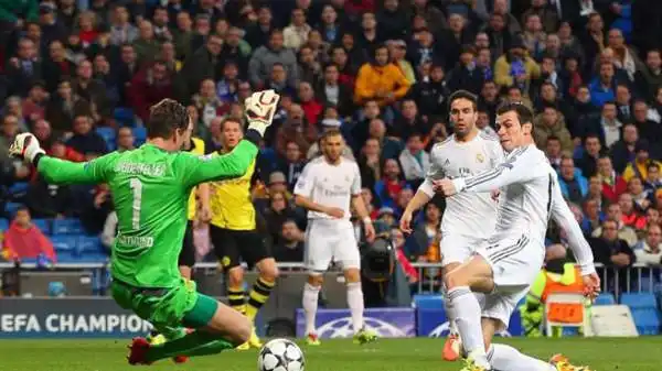 Nei quarti, Bale, Isco e Ronaldo firmano un 3-0 ai vice-campioni del Borussia Dortmund.