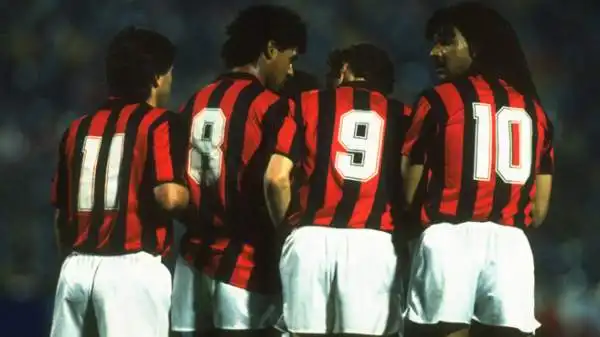 Il tecnico di Reggiolo ne aveva vinte due da giocatore, con la maglia del Milan: nel 1989 e nel 1990. Sacchi fu il suo mentore.