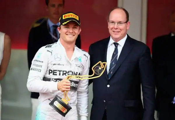 Montecarlo è di Rosberg. Alonso 4°. Dominio Mercedes anche a Monaco. Hamilton chiude secondo, Ricciardo completa il podio. Vettel out, Kimi sfortunato.