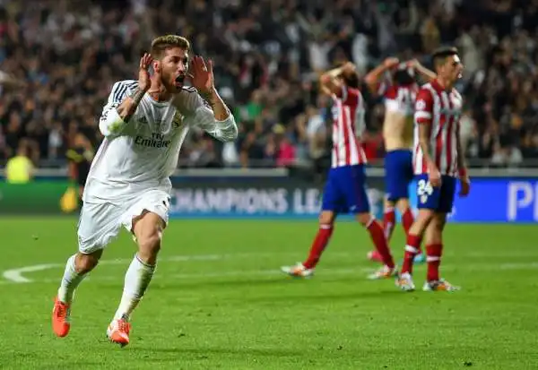 Decima al Real, crolla l'Atletico. Il Real Madrid batte i 'Colchoneros' per 4-1 e conquista la Champions dopo aver rischiato di perderla fino al quarto minuto di recupero.