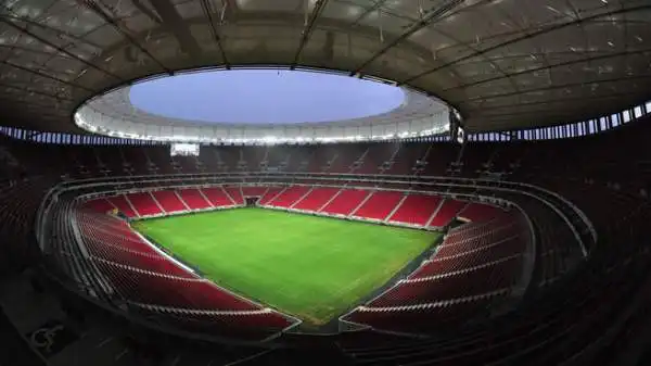 Estadio Mané Garrincha, Brasilia, 70.064 spettatori. In programma: Camerun-Brasile, Colombia-Costa d'Avorio, Svizzera-Ecuador, Portogallo-Ghana.
