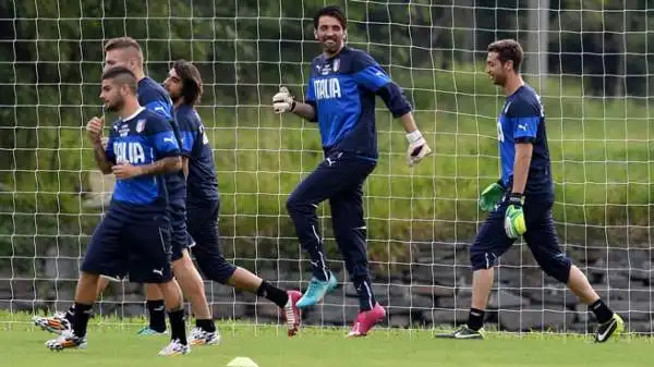 "Dobbiamo osare in campo. Ci sono tutte le condizioni ideali per iniziare il Mondiale. Penso al lavoro fatto e a quello da fare, ma c'è grande ottimismo", le prime parole del ct Prandelli.