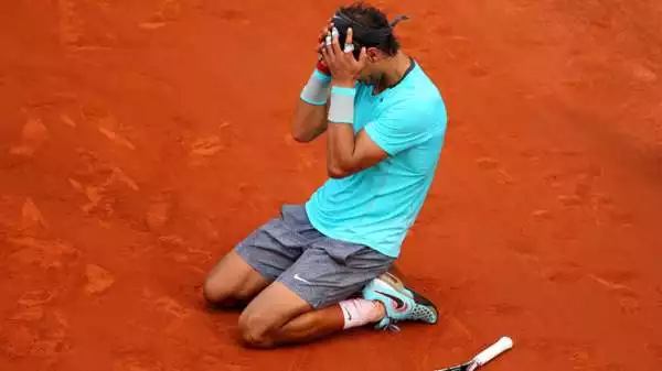 Rafael Nadal ha vinto il Roland Garros per la nona volta in 10 anni, la quinta consecutiva. E' record assoluto.