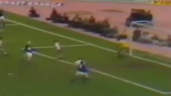 Italia-Inghilterra 2-0 (1976). Qualificazioni ai Mondiali del '78, sfida decisiva. All'Olimpico Keegan deviò una punizione di Antognoni nella sua porta, Bettega fissò il risultato in tuffo di testa.