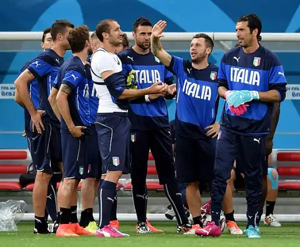 Allenamento sereno nello stadio de Amazonas per gli azzurri in vista della sfida all'Inghilterra che aprirà l'avventura dell'Italia al mondiale brasiliano.