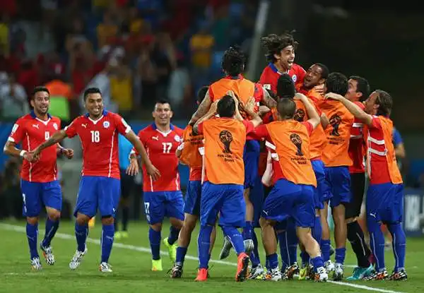 Il Cile stende 3-1 l'Australia grazie a Sanchez, Valdivia e Beausejour, per gli avversari a segno Cahill.