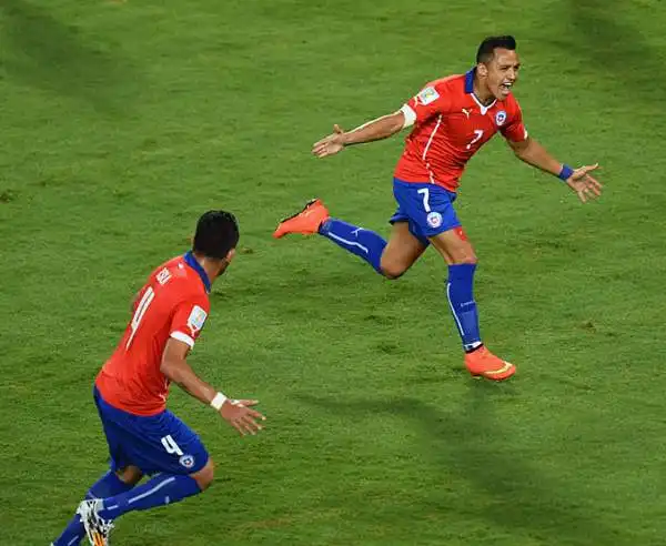 Il Cile stende 3-1 l'Australia grazie a Sanchez, Valdivia e Beausejour, per gli avversari a segno Cahill.
