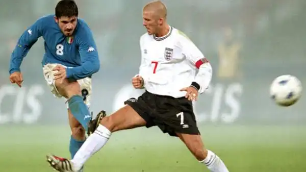 Italia-Inghilterra 1-0 (2000). Match deciso da una sassata di Gattuso, all'esordio in Azzurro. Da segnalare anche che nel secondo tempo giocarono insieme per 12 minuti i fratelli Inzaghi.