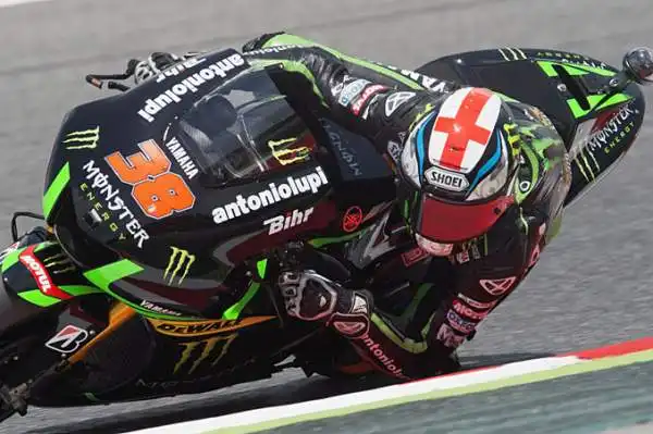 Sul tracciato di Montmelò, Bradley Smith ha preceduto il tedesco della Honda Stefan Bradl, e il campione del mondo in carica Marc Marquez. Quarto Jorge Lorenzo, sesto Valentino Rossi.