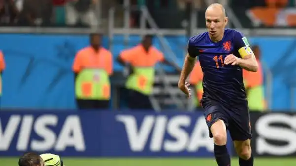 Spagna-Olanda 1-5. Robben 7: la sua voglia di rivincita è palpabile, ma è anche un grande mangiapalloni.