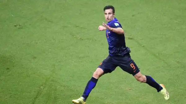 Spagna-Olanda 1-5. Van Persie 7,5: doppietta da opportunista per l'attaccante della formazione arancione.