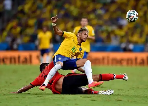 Il Brasile non fa il bis, 0-0 col Messico. Ochoa para tutto e nega alla Seleçao una vittoria che sarebbe valsa con un turno d'anticipo l'ipoteca sugli ottavi di finale.