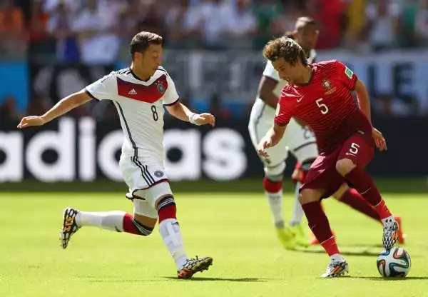 Tris di Muller, Portogallo schiacciato 4-0. Il centrocampista della Germania decide il big match del girone G con una tripletta e guadagnandosi l'espulsione di Pepe.