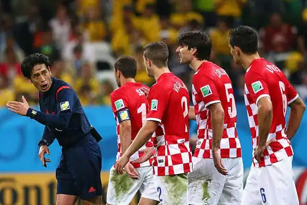 Le immagini più belle della prima settimana di gioco in Brasile in occasione della FIFA WORLD CUP 2014 con azioni, gol e tifosi nei mille colori della nazione sudamericana.