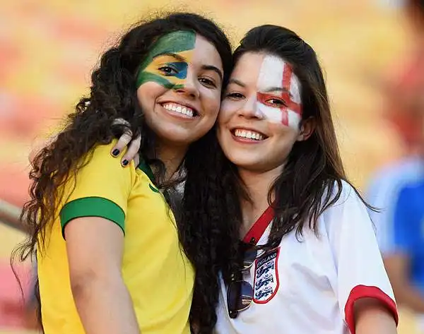 Le immagini più belle della prima settimana di gioco in Brasile in occasione della FIFA WORLD CUP 2014 con azioni, gol e tifosi nei mille colori della nazione sudamericana.