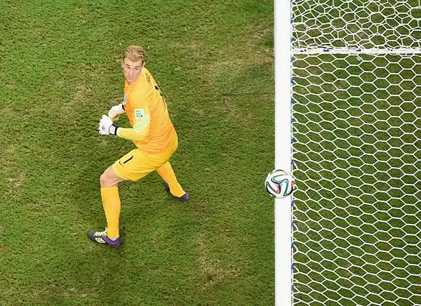 Le immagini più belle della prima settimana di gioco in Brasile in occasione della FIFA WORLD CUP 2014 con azioni, gol e tifosi nei mille colori della nazione sudamericana.