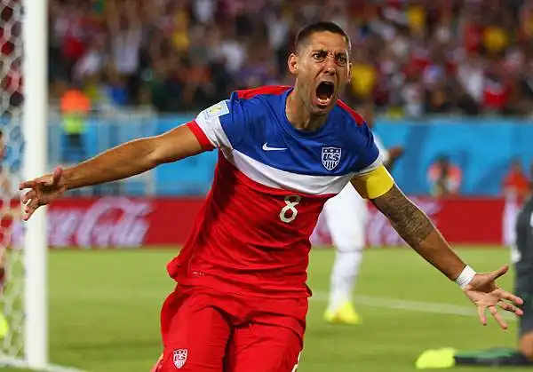 Le immagini più belle della prima settimana di gioco in Brasile in occasione della FIFA WORLD CUP 2014 con azioni, gol e tifosi nei mille colori della nazione sudamericana.