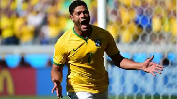 Hulk 6. Webb gli nega un gol regolare ma la sua partita è altalenante. Il suo errore sul dischetto poteva costare carissimo al Brasile.