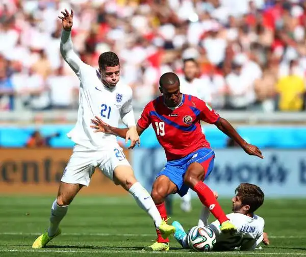 Costa Rica-Inghilterra a reti bianche. Mentre l'Italia intera assisteva alla sfida tra gli Azzurri e l'Uruguay c'era anche un'altra partita per il girone D.