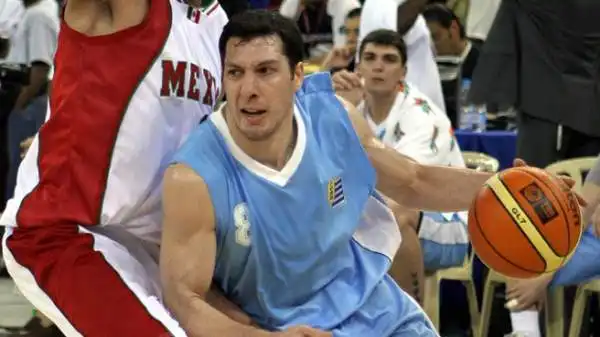 Il bombarolo: Nicolas Mazzarino, il più forte giocatore di basket uruguaiano di tutti i tempi, è stato per anni luomo simbolo della Pallacanestro Cantù. E tornato in patria nella scorsa estate.
