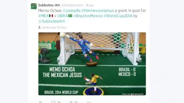 Su Twitter le foto di Terry Lee che fa diventare arte il Subbuteo, riproducendo le azioni più belle dei Mondiali.