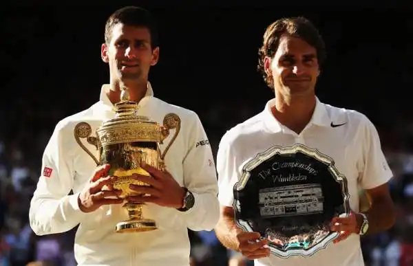 Novak Djokovic si aggiudica il torneo di Wimbledon per la seconda volta in carriera, battendo in cinque incredibili, palpitanti set Roger Federer, con il punteggio di 6-7(7), 6-4, 7-6 (4), 5-7, 6-4.