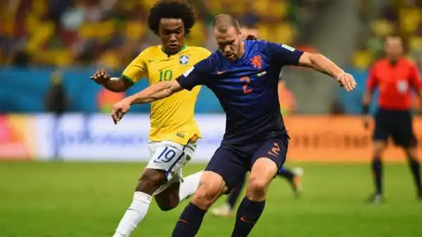 Vlaar 7. Mondiale perfetto per il difensore centrale dell'Olanda. In Brasile ha ricordato addirittura un certo Jaap Stam.