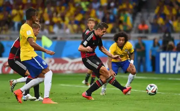 Grazie a questa rete realizzata al Brasile Klose è diventato il bomber più prolifico della storia dei Mondiali, lasciandosi alle spalle Ronaldo.