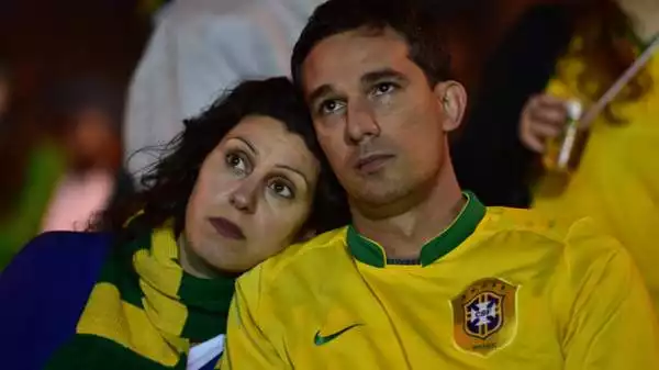 Il 7-1 della Germania sul Brasile è una figuraccia che segnerà la storia del calcio. E i tifosi verdeoro si sono abbandonati alle lacrime, sia allo stadio Mineirao che nelle piazze del Paese.