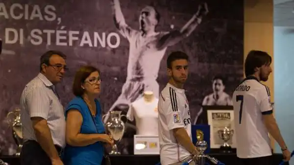 La camera ardente per rendere omaggio ad Alfredo Di Stefano è stata allestita allo stadio Santiago Bernabeu.