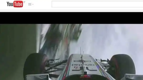 Attimi di terrore a Hockenheim: al via Magnussen e Massa entrano in contatto, la Williams del brasiliano fa 360 gradi in aria e vola. Per fortuna nulla di rotto per l'ex pilota della Ferrari.