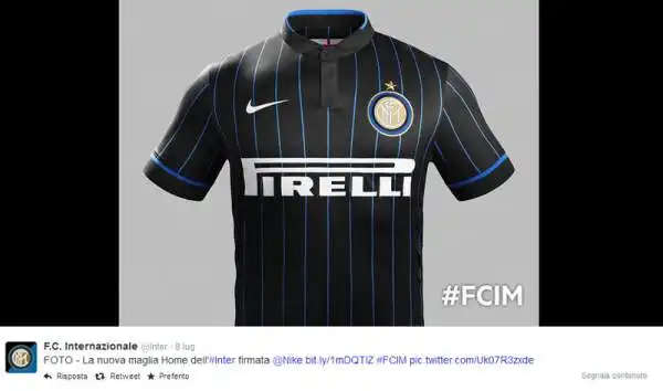 Nuovissima anche la maglia dell'Inter, con prevalenza di nero e sottilissime linee azzurre che ricordano vagamente un completo gessato.