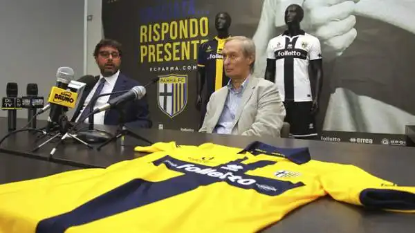 Presentate le divise del Parma per la stagione 2014/2015.