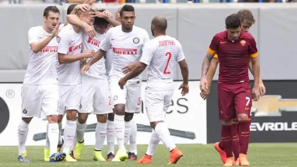 Assaggio di campionato nella Guinness Cup: Vidic e Nagatomo condannano i giallorossi, Mazzarri può ritenersi soddisfatto.