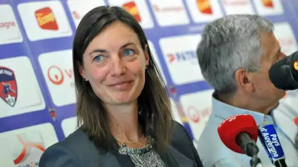 Corinne Diacre, prima donna allenatrice di una squadra maschile professionistica in Francia, ha debuttato lunedì sera in Ligue 2.