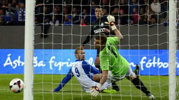 Icardi, Dodò e D'Ambrosio hanno segnato i gol che sono valsi il 3-0 all'Inter in casa dello Stjarnan.