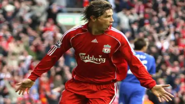 Nel 2007, per 26,5 milioni di sterline viene acquistato dal Liverpool di Rafa Benitez.