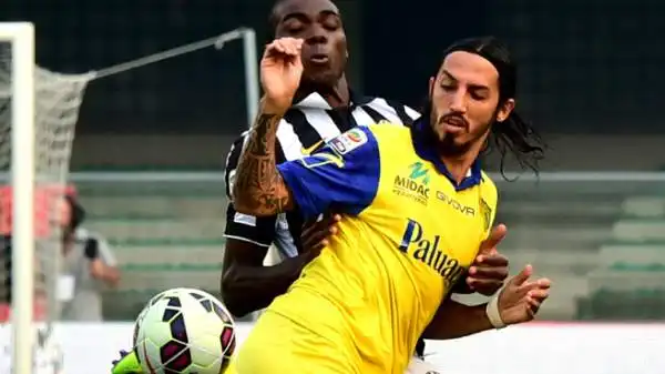 Chievo-Juventus 0-1. Schelotto 5. L'ex interista spreca una chance importante in contropiede e dopo un tempo da dimenticare viene sostituito.