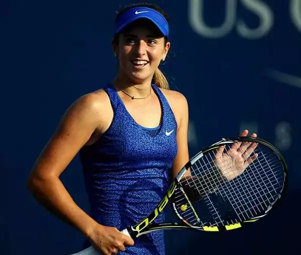 Catherine 'CiCi' Bellis, tennista californiana, è nella storia: a 15 anni ha passato il primo turno degli Us Open. 6-1 4-6 6-4 alla slovacca Cibulkova.