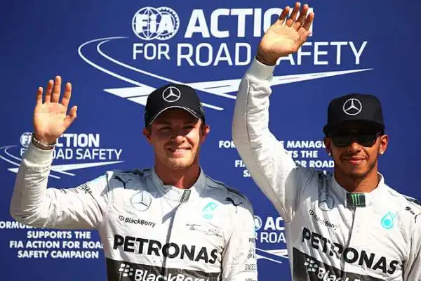 Nelle qualifiche ufficiali del Gran Premio d'Italia Lewis Hamilton conquista la pole position con il tempo di 1'24"109, staccando di oltre due decimi il compagno di scuderia Nico Rosberg.