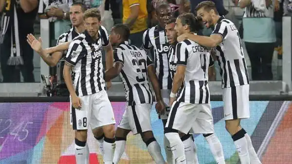 Juventus-Udinese 2-0. Tevez 8: suona la carica e dà l'esempio in campo come nessuno. Dopo 8' ha già aperto e chiuso la partita ma continua a pressare.