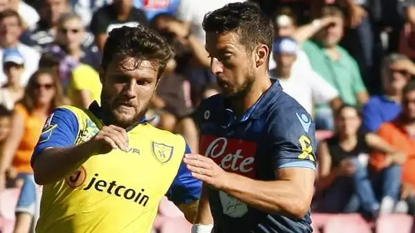 Napoli-Chievo 0-1. Mertens 5. Entra e sbaglia praticamente ogni pallone che tocca. Insigne non aveva fatto certo meglio, ma non è il belga dello scorso anno.