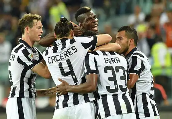 La Juventus di Allegri vince la seconda partita stagionale, piegando 2-0 in casa l'Udinese di Stramaccioni. Un gol per tempo, firmati da Tevez e Marchisio.