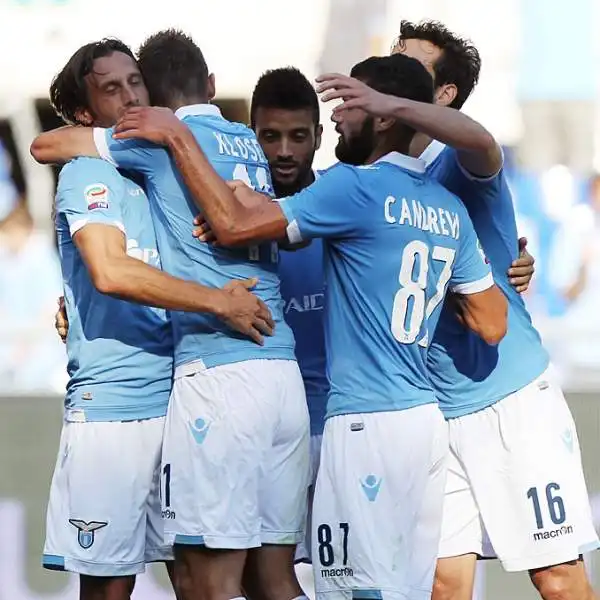La Lazio regola il Cesena per 3-0, frutto delle reti dei due ex di turno Candreva e Parolo e di capitan Mauri.